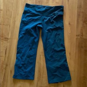 Lululemon athletic Capri pants crops size 8